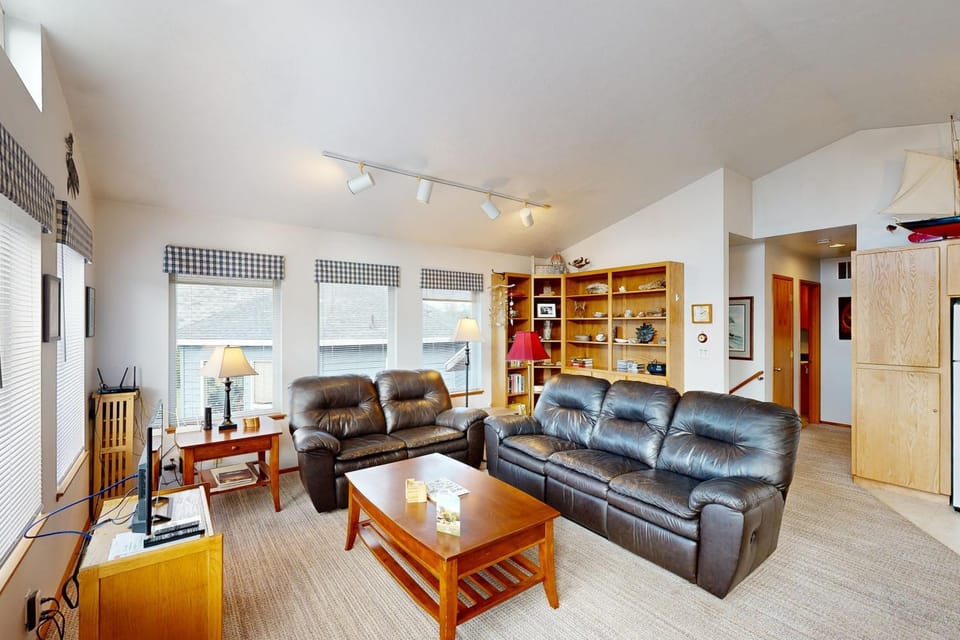 The Heron's Nest Vacation Rental House in Cape Meares