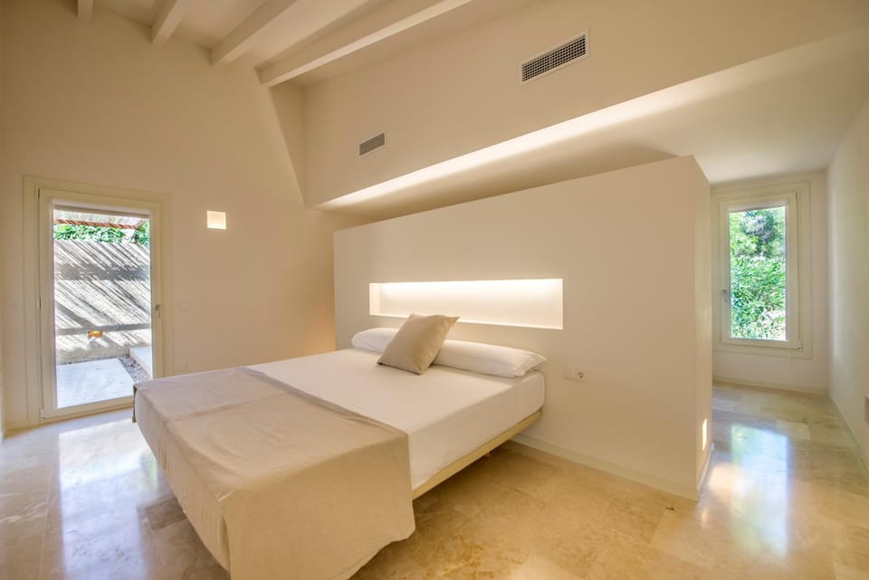 Es Lligats Agroturismo - Adults Only Farm Stay in Llevant