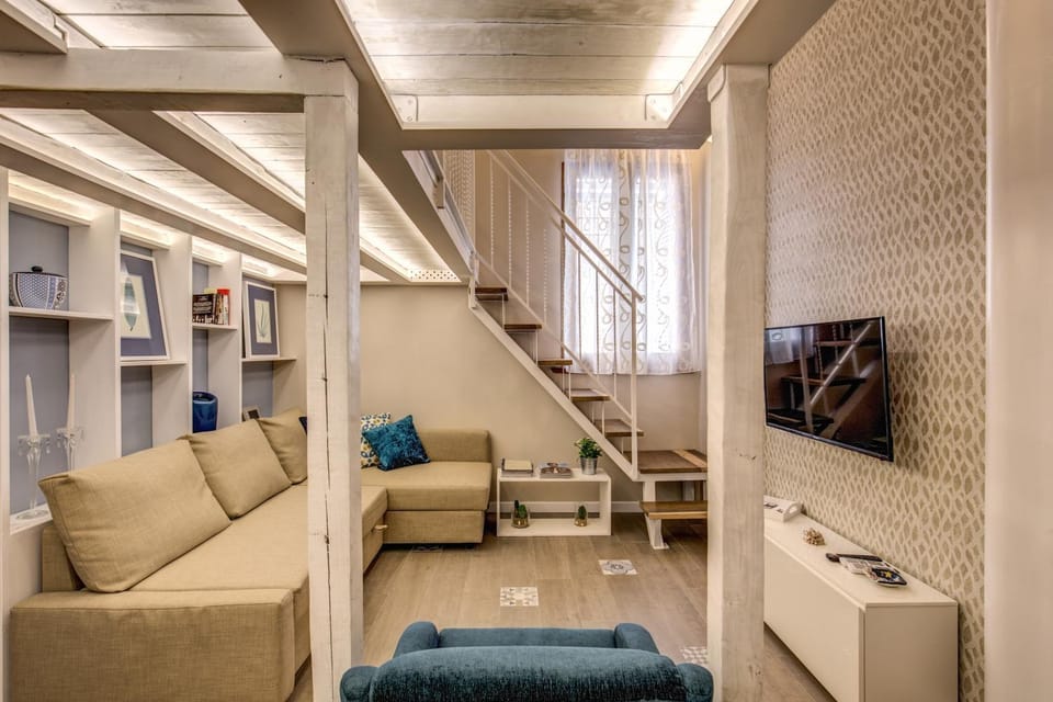 Living room, Seating area