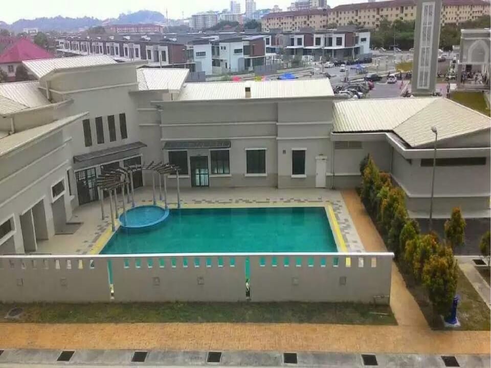 Swimming pool