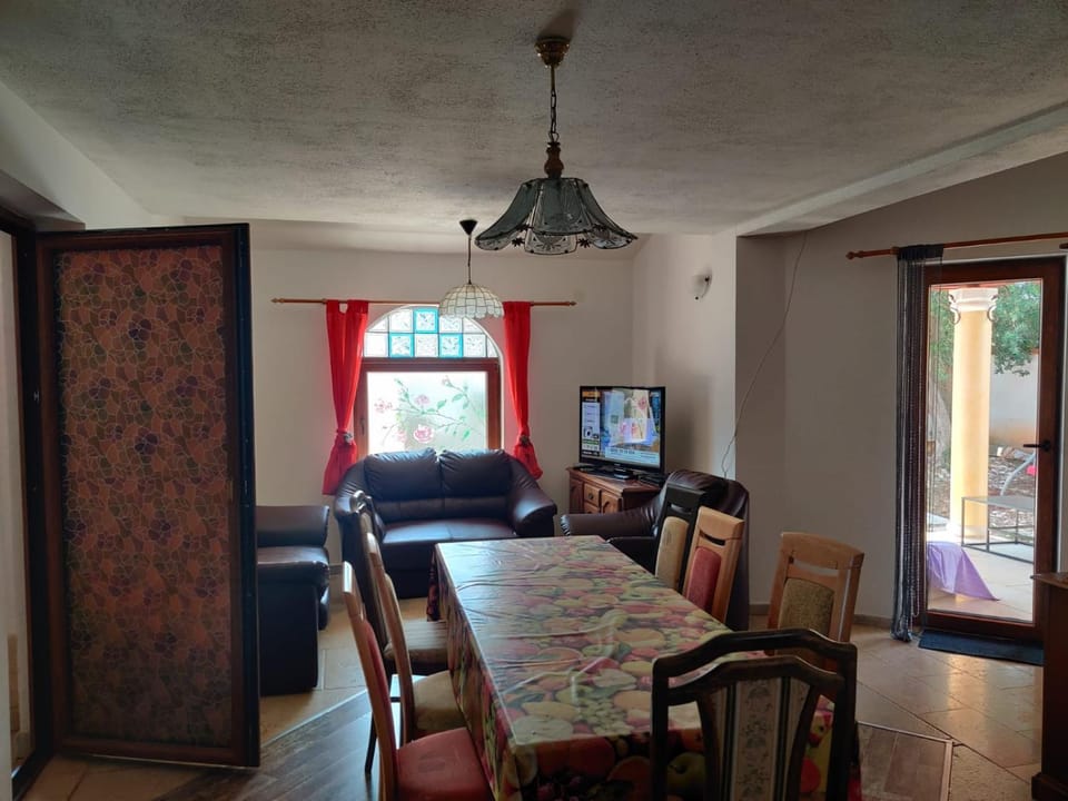 Vacation House with Pool Villa in Medulin