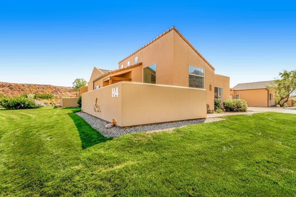 Rim Village H4 House in Utah