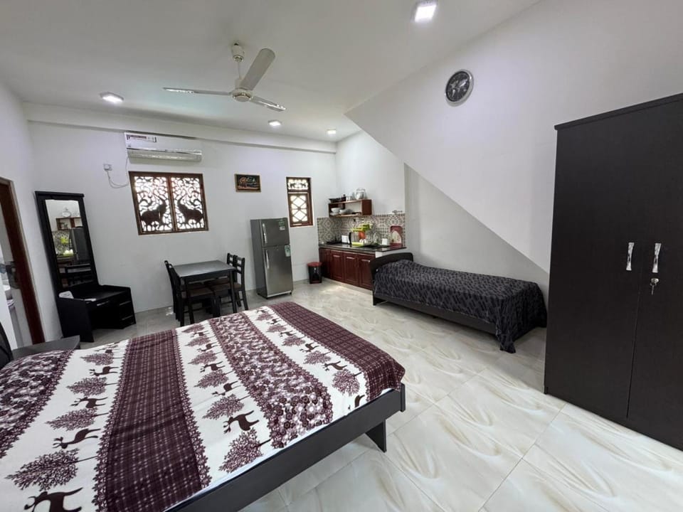 Bed, Photo of the whole room, Bedroom, air conditioner