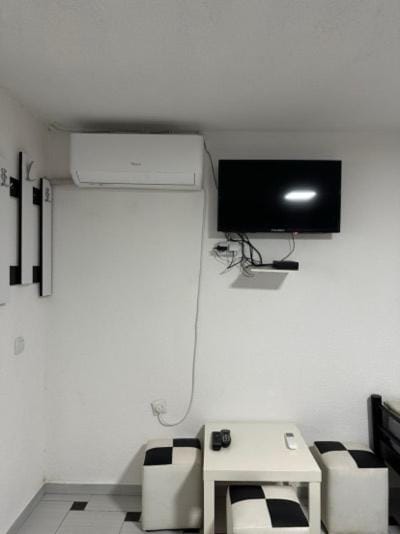 TV and multimedia, air conditioner