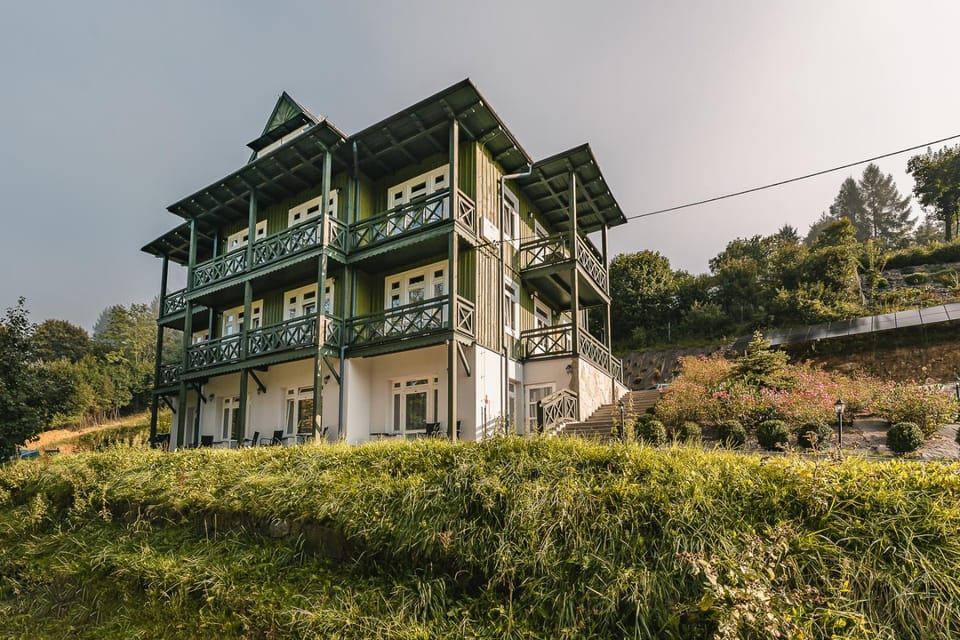 Property building, Day