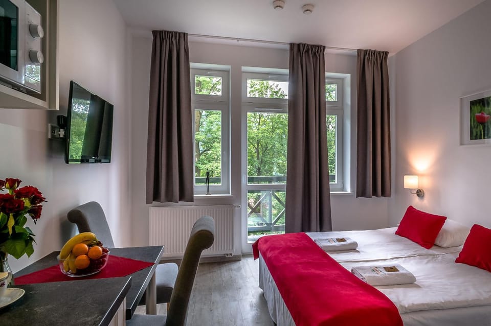 Photo of the whole room, Seating area, Bedroom