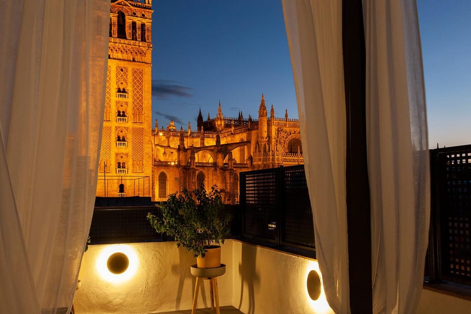 Balcony/Terrace, Landmark view