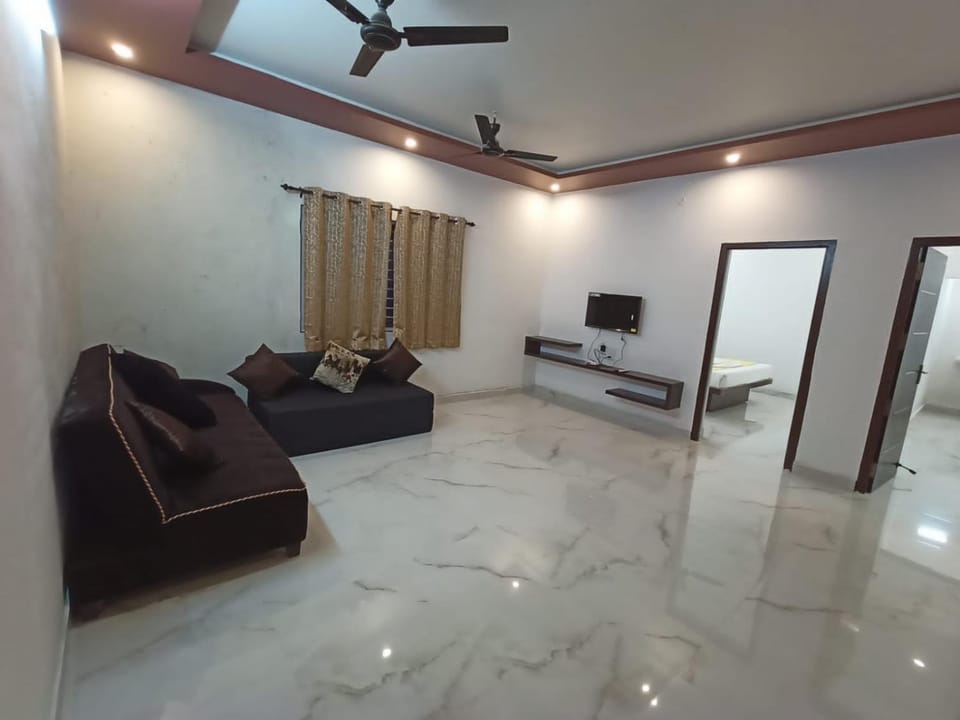 TV and multimedia, Living room, Seating area, fireplace