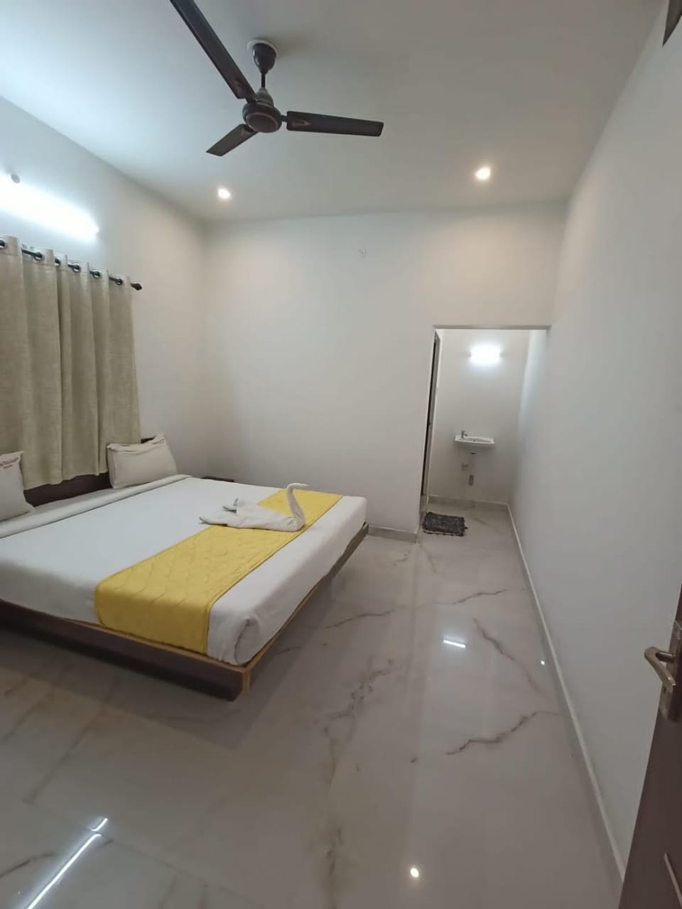 Photo of the whole room, Bedroom, fireplace