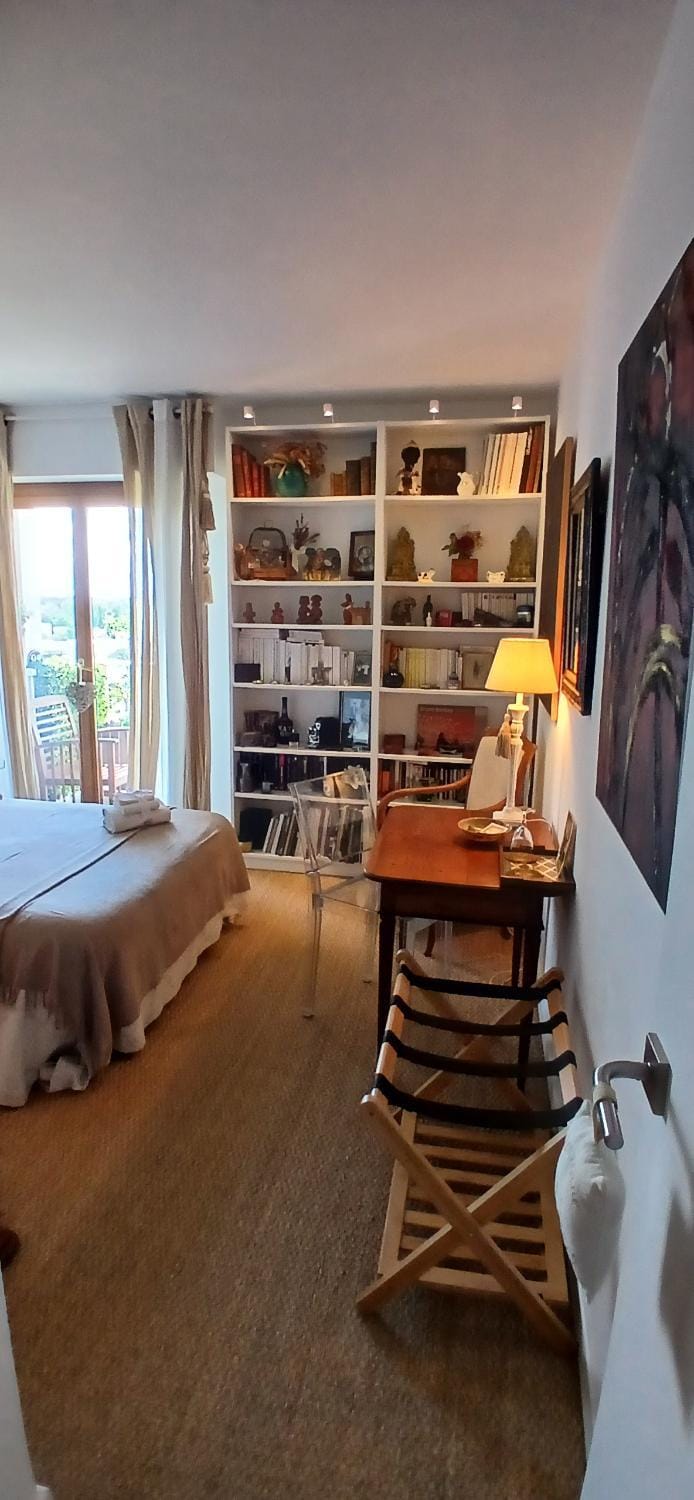 Photo of the whole room