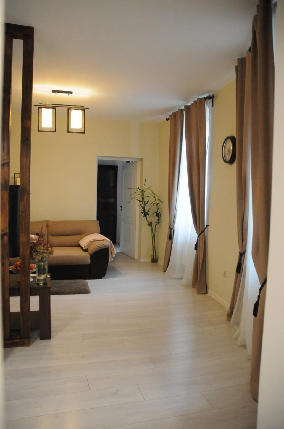 Neighbourhood, TV and multimedia, Living room, Seating area