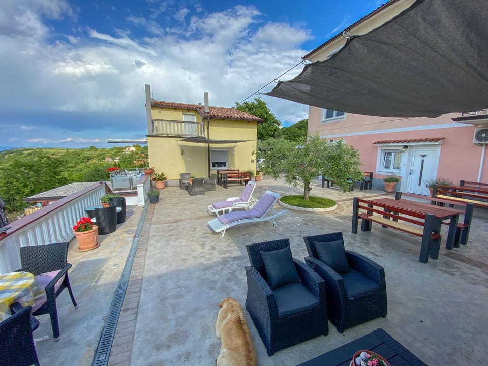 Patio, Day, Balcony/Terrace