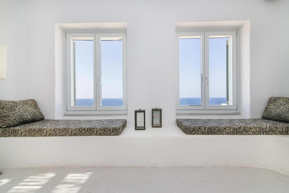 View (from property/room), Living room, Seating area