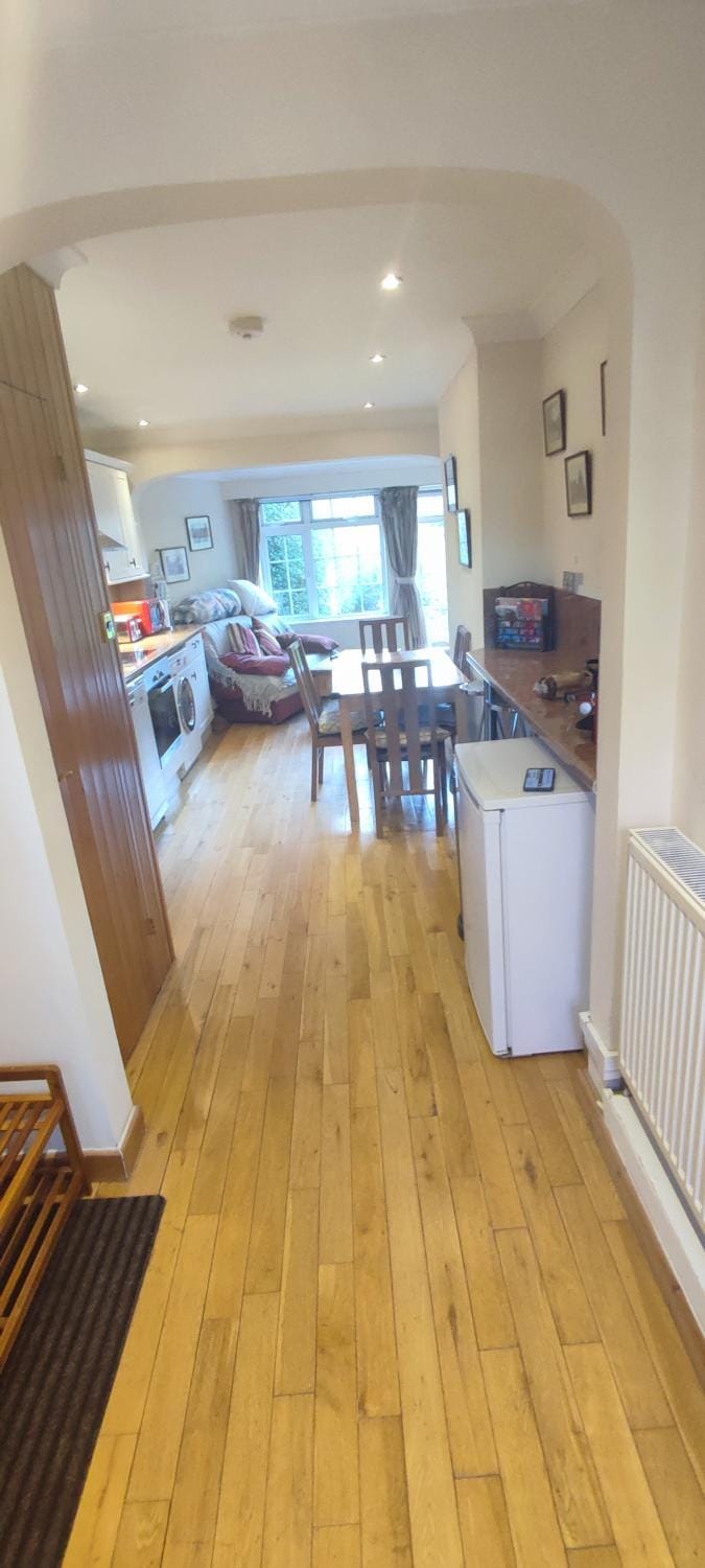 Kitchen or kitchenette, Living room, Seating area