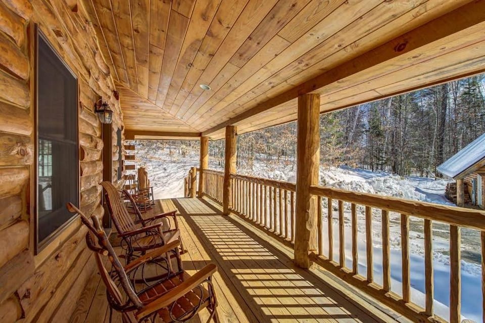 Sherman Log House House in Andover