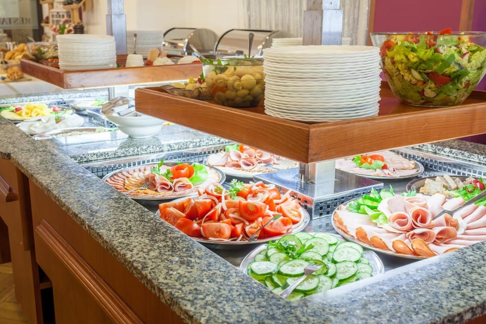 Breakfast, Buffet breakfast