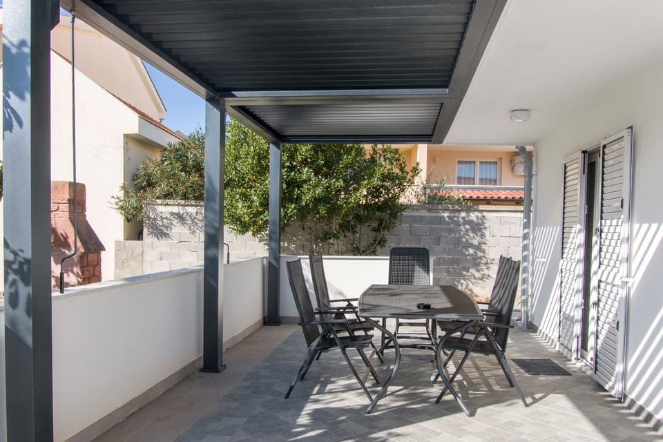 Balcony/Terrace, Garden view