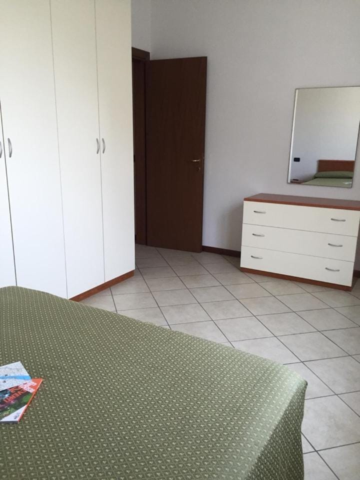 Photo of the whole room, Decorative detail, Bedroom