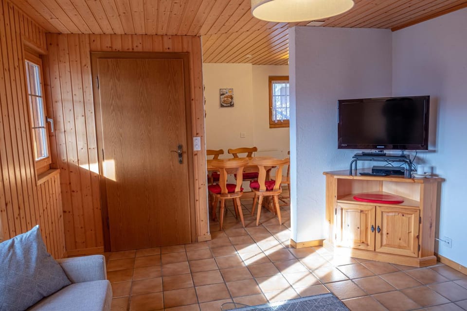 TV and multimedia, Living room, Dining area