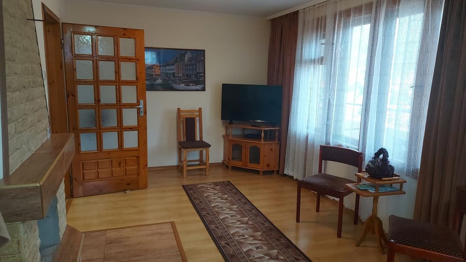 Communal lounge/ TV room, TV and multimedia, Balcony/Terrace, Kitchen or kitchenette, Living room, Photo of the whole room, Dining area, Communal kitchen, City view, Mountain view, flat iron, minibar