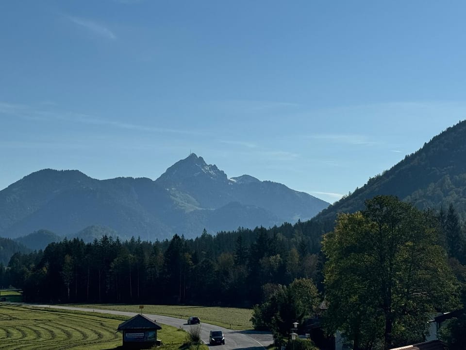 Nearby landmark, Mountain view