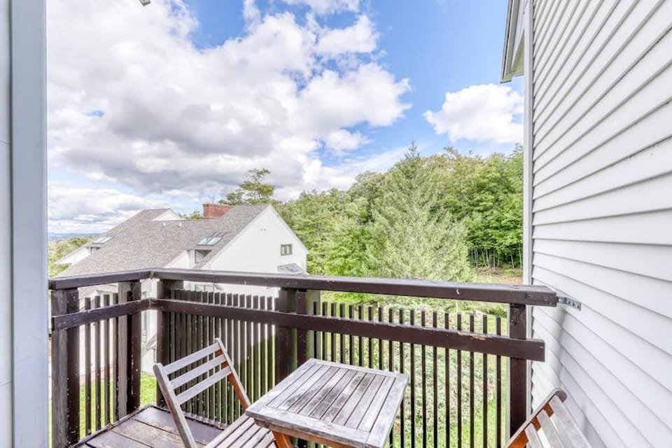 Sunrise: West Glade-J2 House in Mendon