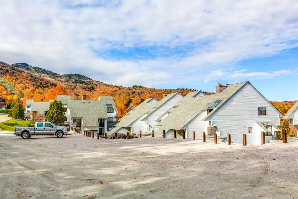 Sunrise - Timberline-L5 Apartment in Mendon
