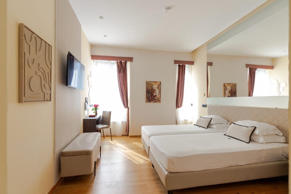 TV and multimedia, Photo of the whole room, Bedroom