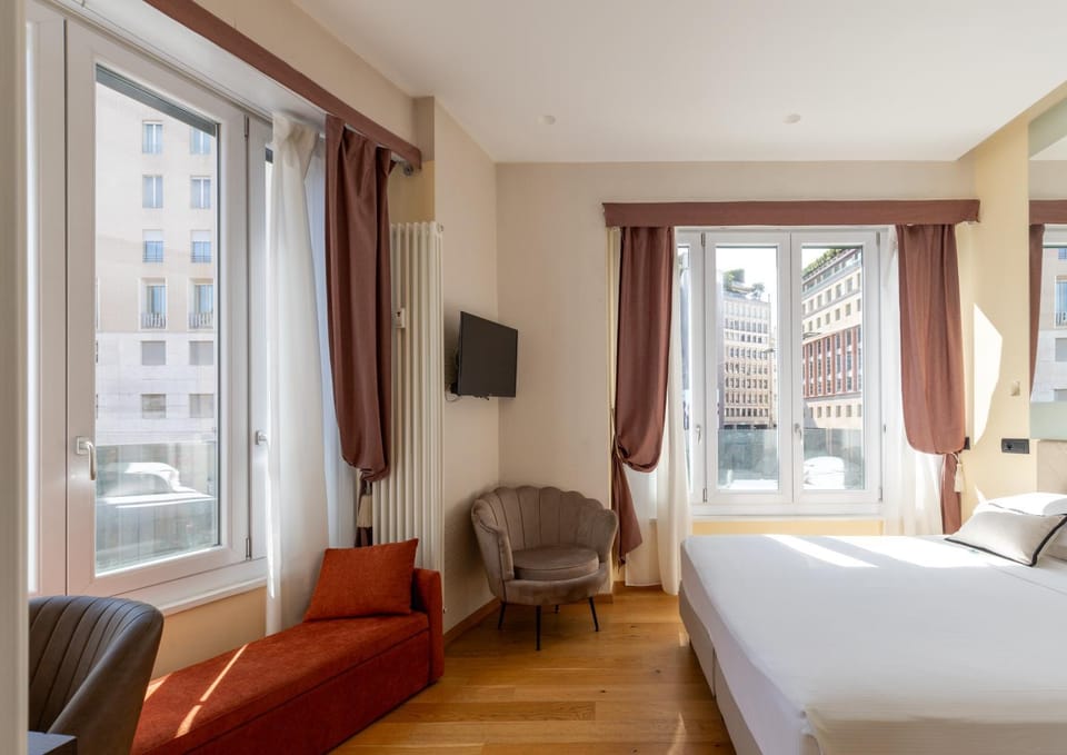 Bed, TV and multimedia, View (from property/room), Seating area, Evening entertainment