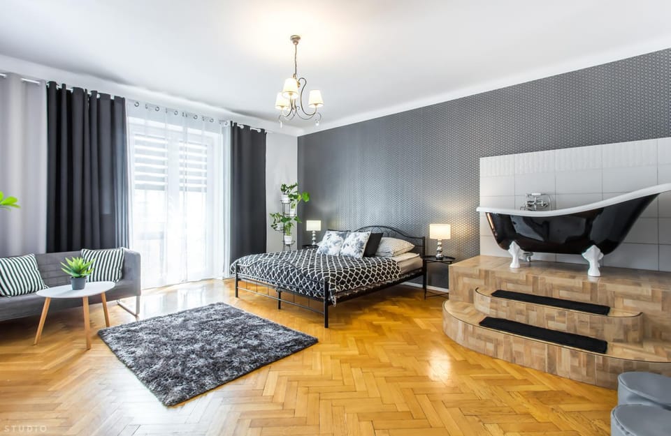 Photo of the whole room, Seating area, Bedroom