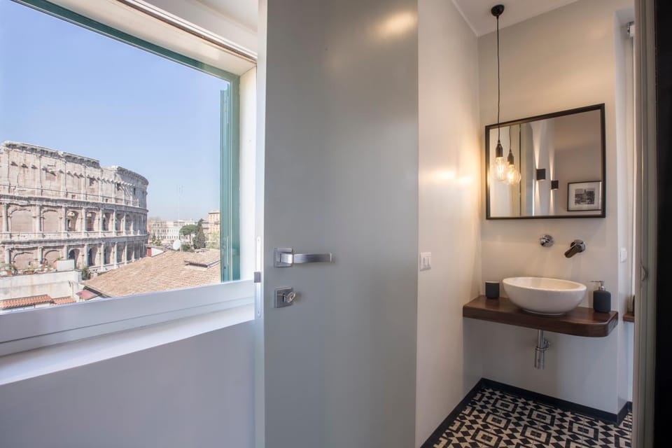 Photo of the whole room, City view, Landmark view