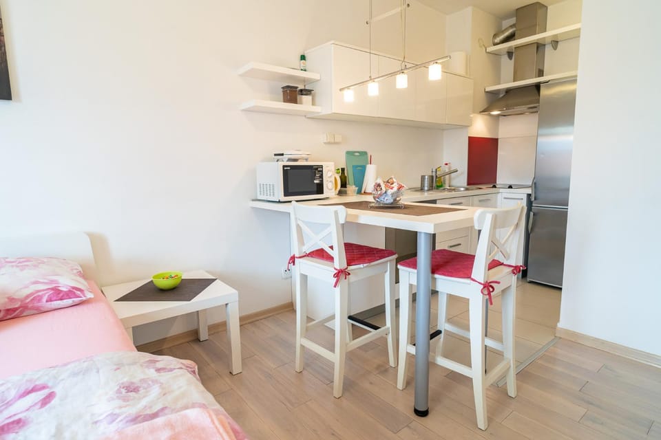 Bed, kitchen