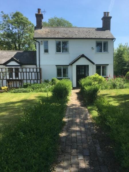 Wishing Well Cottage House in Wealden District