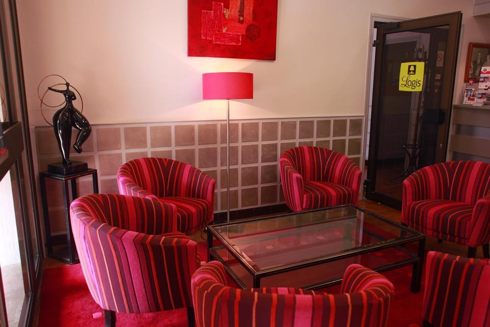 Lounge or bar