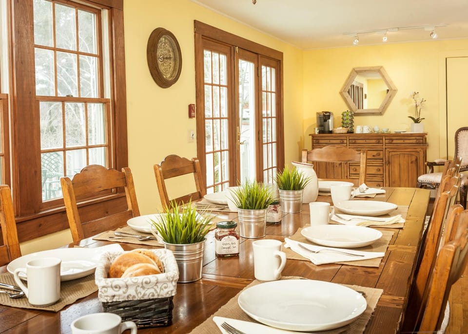 Dining area, Breakfast