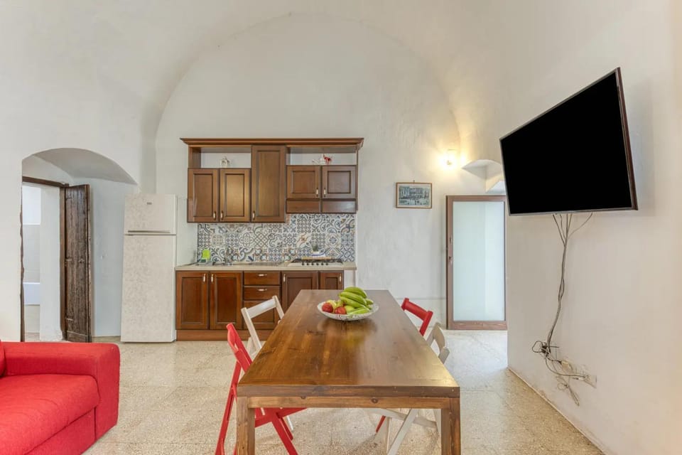 Kitchen or kitchenette, Dining area, Bedroom, kitchen