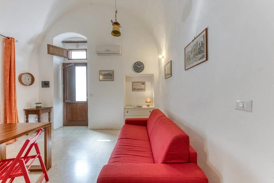 Seating area, Bedroom, kitchen