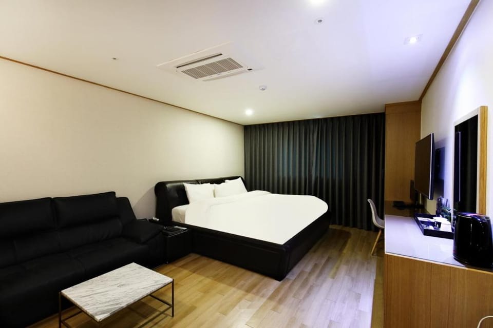 Paju Golden Hill Hotel in Gyeonggi-do