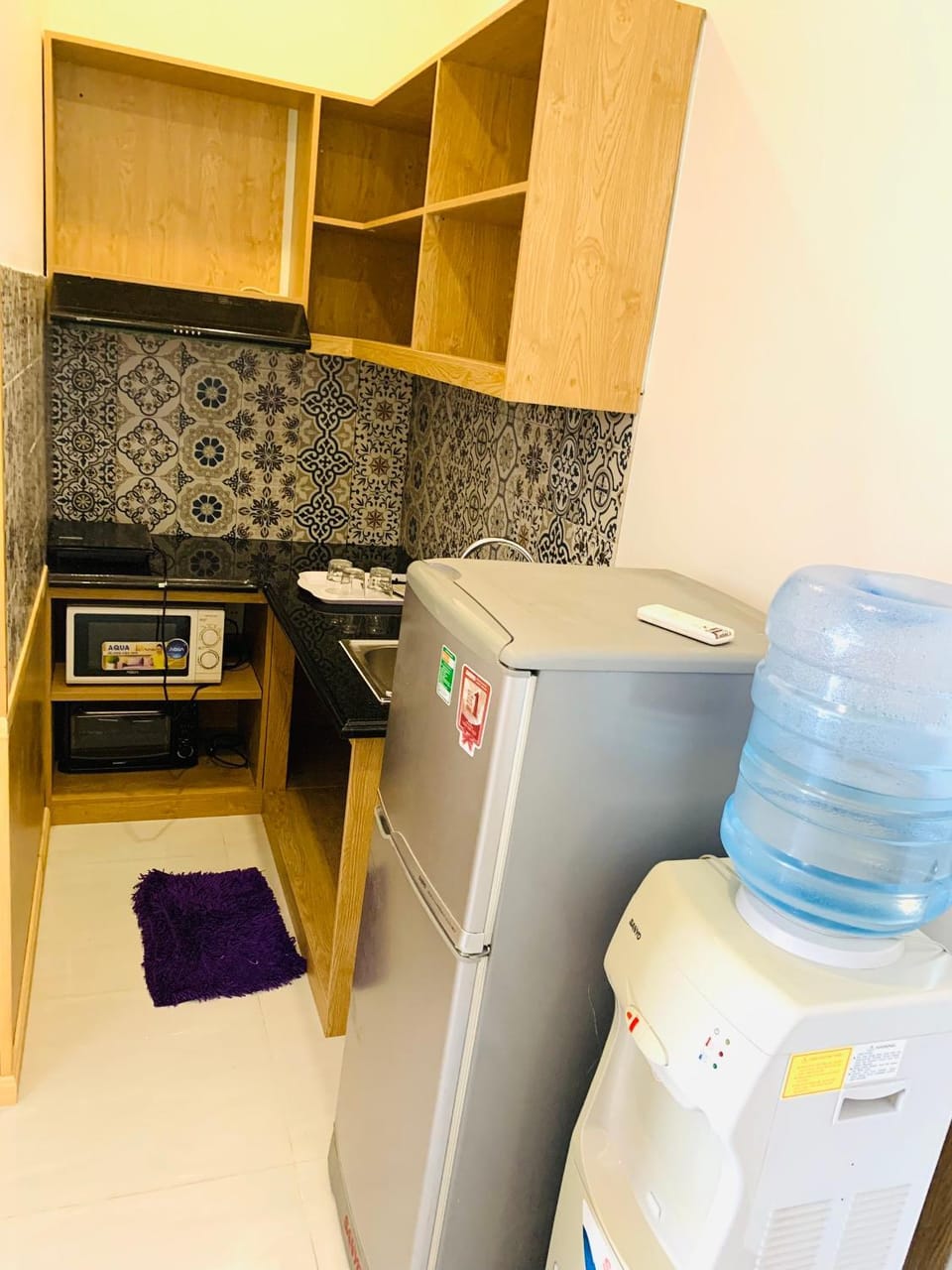 Kitchen or kitchenette, stove