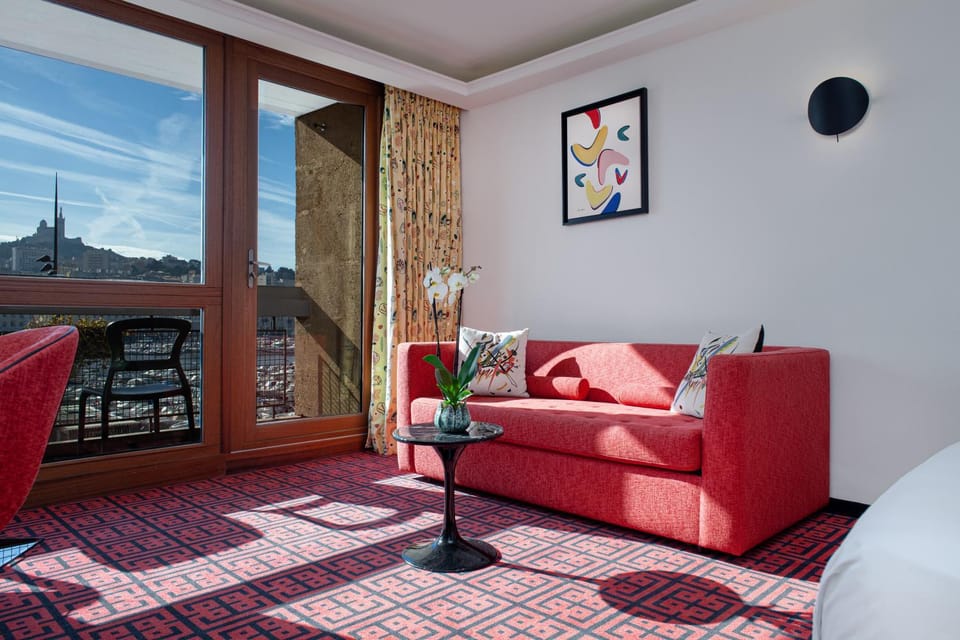 View (from property/room), Balcony/Terrace, Living room, Seating area
