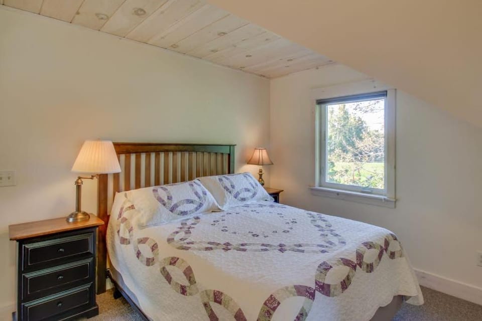 North End Nook Apartment in Alburg