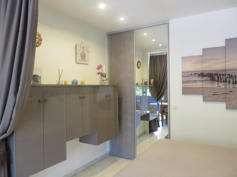 Decorative detail, Bedroom