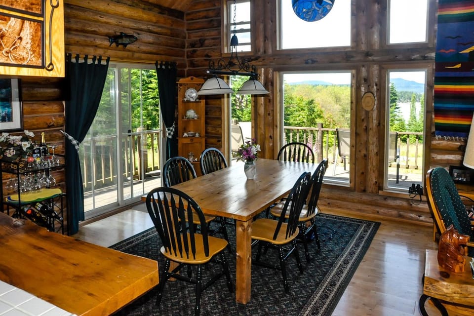 Log Home on Lopez-Spencer Spit House in Lopez Island