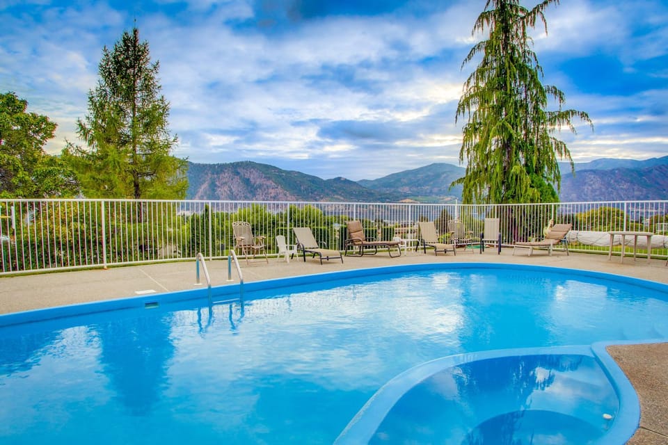 Bay View House in Manson