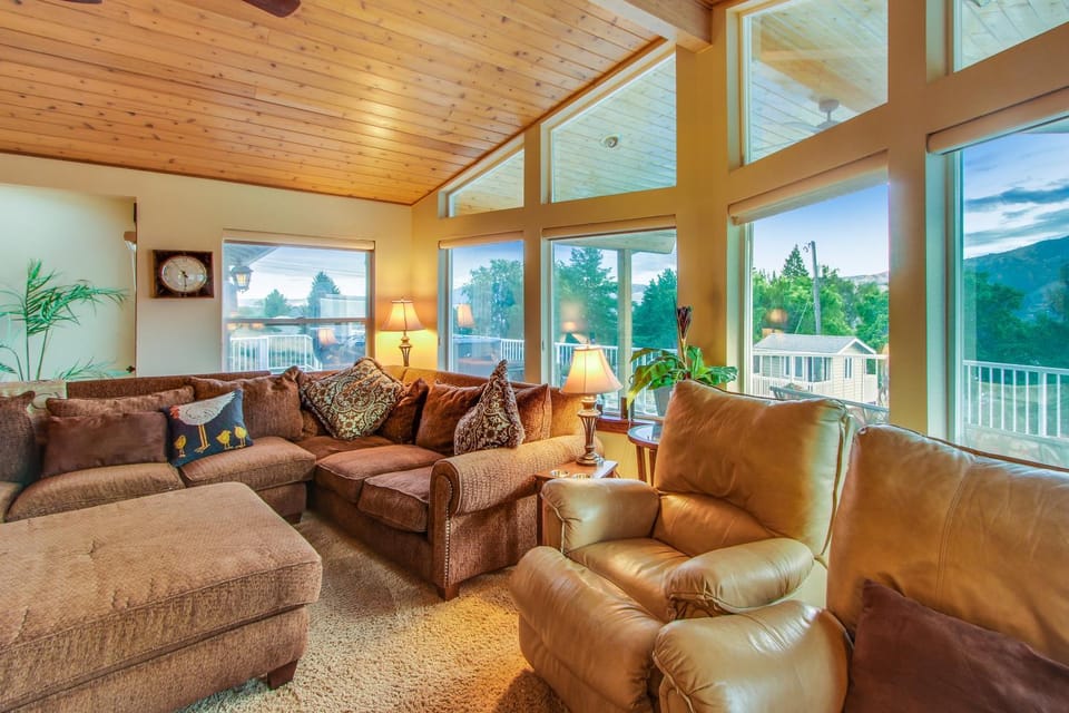 Bay View House in Manson