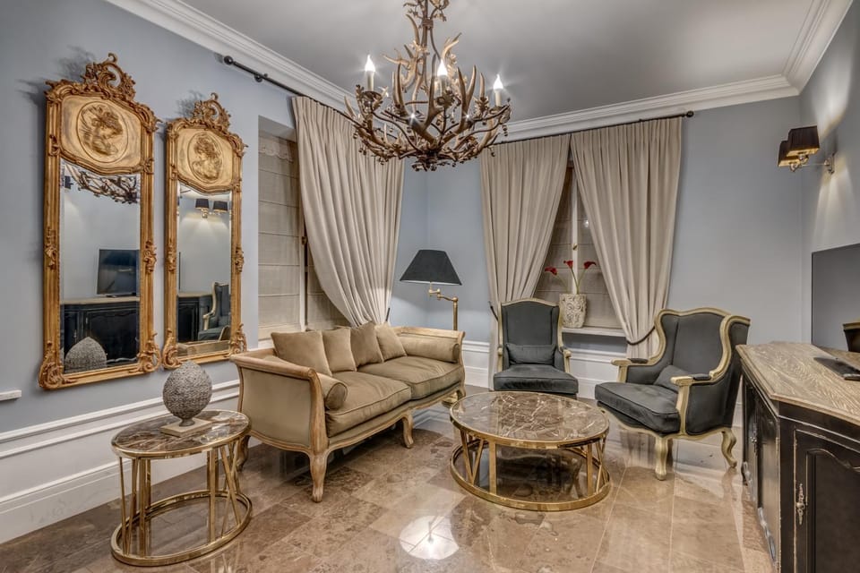 Living room, Photo of the whole room