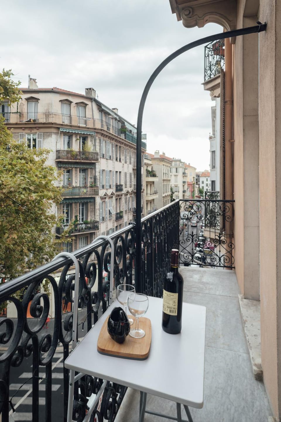 Property building, Balcony/Terrace, City view, Garden view, Landmark view, Street view