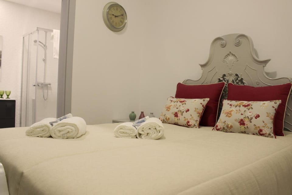 Bed, Bathroom, Bedroom