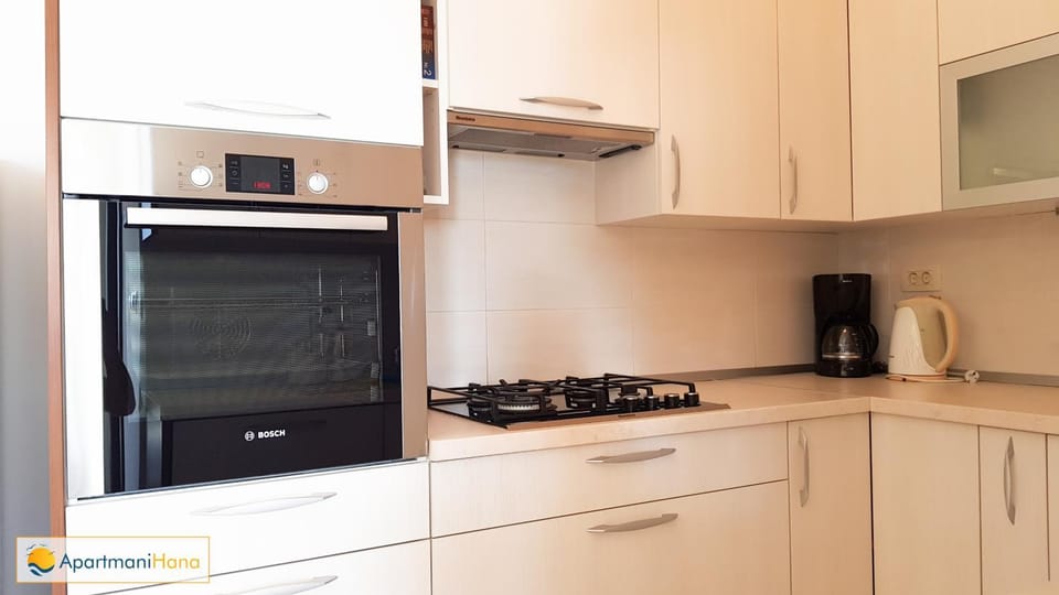 Coffee/tea facilities, Kitchen or kitchenette