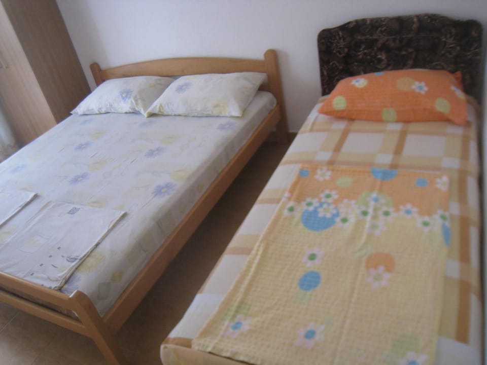 Bedroom, City view, Mountain view, Street view